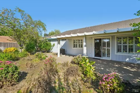 Exterior - 1845 Derby Dr, Dixon, CA 95620 photo 3 of 7
