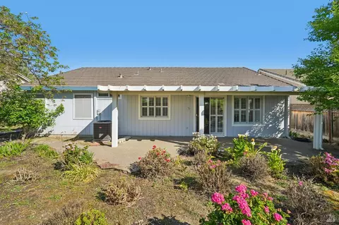 Exterior - 1845 Derby Dr, Dixon, CA 95620 photo 6 of 7