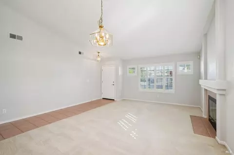 Living - 1845 Derby Dr, Dixon, CA 95620 photo 2 of 3