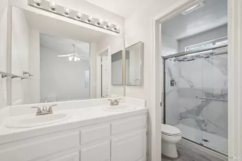 Bath - 1845 Derby Dr, Dixon, CA 95620 photo 1 of 2
