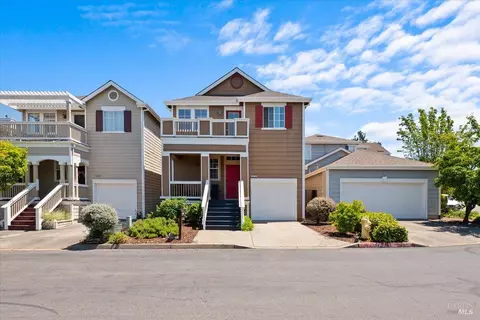 1028 Addison Cir, Petaluma, CA 94952