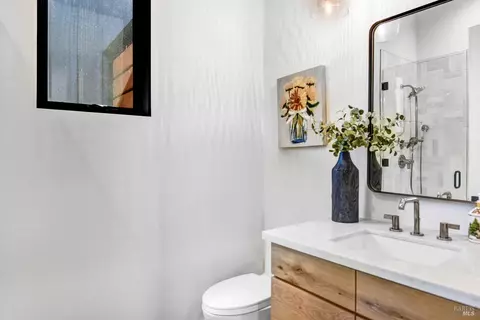 Bath - 85 W Trinity Rd, Glen Ellen, CA 95442 photo 4 of 8