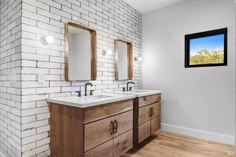 Bath - 85 W Trinity Rd, Glen Ellen, CA 95442 photo 5 of 8