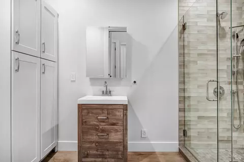 Bath - 85 W Trinity Rd, Glen Ellen, CA 95442 photo 7 of 8