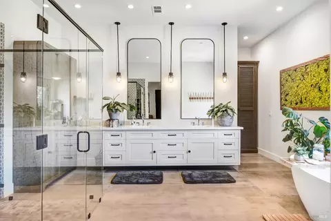 Bath - 85 W Trinity Rd, Glen Ellen, CA 95442 photo 3 of 8