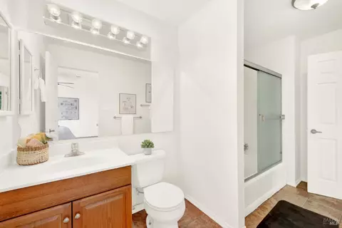Bath - 460 Turner Dr, Benicia, CA 94510 photo 3 of 3