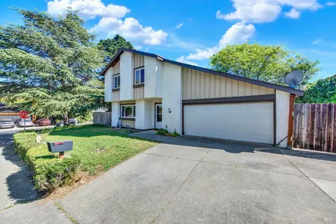 Exterior - 460 Turner Dr, Benicia, CA 94510 photo 2 of 10