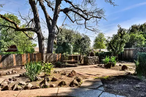 Exterior - 418 Nut Tree Rd, Vacaville, CA 95687 photo 4 of 4