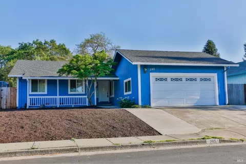 365 Alden Ct, Windsor, CA 95492
