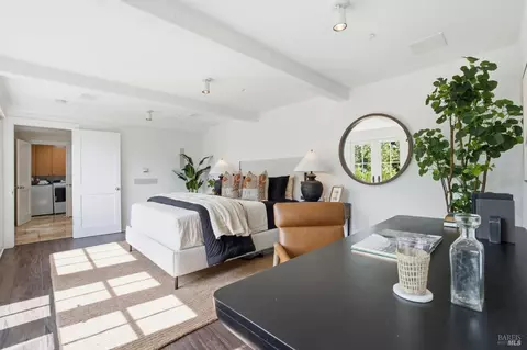 Bedroom - 32 Edgewood Ave, Mill Valley, CA 94941 photo 11 of 12