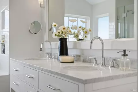 Bath - 32 Edgewood Ave, Mill Valley, CA 94941 photo 6 of 9