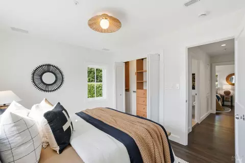 Bedroom - 32 Edgewood Ave, Mill Valley, CA 94941 photo 8 of 12