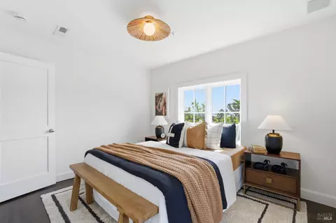 Bedroom - 32 Edgewood Ave, Mill Valley, CA 94941 photo 6 of 12