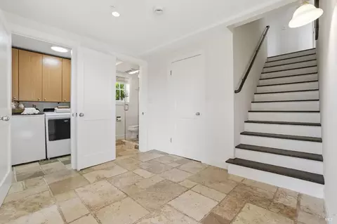 Entry Way - 32 Edgewood Ave, Mill Valley, CA 94941 photo 2 of 3