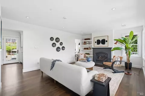 Living - 32 Edgewood Ave, Mill Valley, CA 94941 photo 3 of 4
