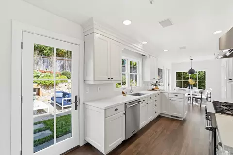 Kitchen - 32 Edgewood Ave, Mill Valley, CA 94941 photo 3 of 7