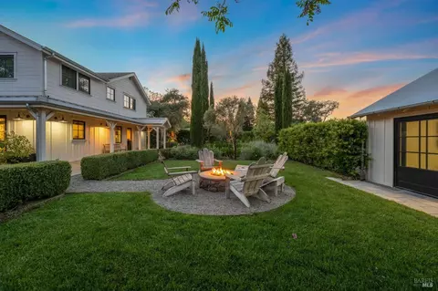 1181 York Ln, Saint Helena, CA 94574