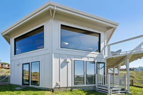 Exterior - 557 Oceana Dr, Dillon Beach, CA 94929 photo 2 of 14