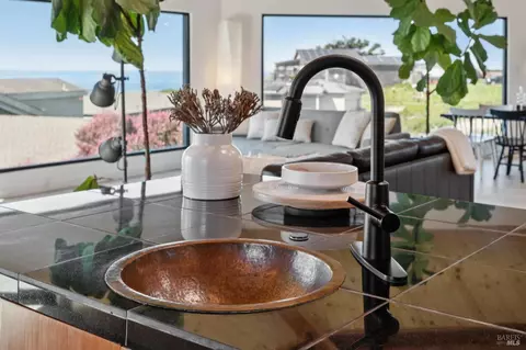 Kitchen - 557 Oceana Dr, Dillon Beach, CA 94929 photo 10 of 10