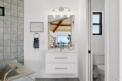 Bath - 557 Oceana Dr, Dillon Beach, CA 94929 photo 6 of 7