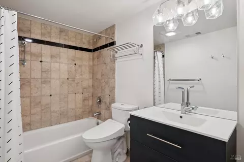 Bath - 557 Oceana Dr, Dillon Beach, CA 94929 photo 3 of 7