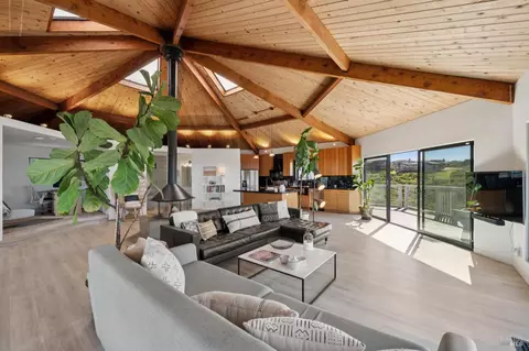 Living - 557 Oceana Dr, Dillon Beach, CA 94929 photo 14 of 15
