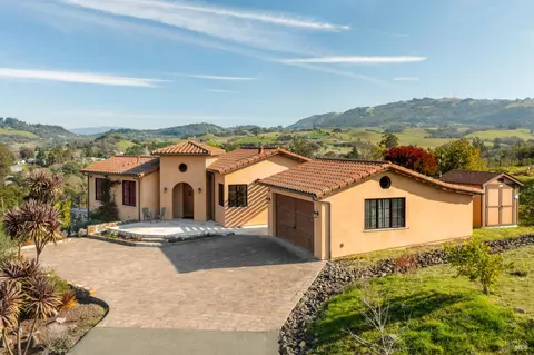 6550 Sunny Meadows Trl, Santa Rosa, CA 95404