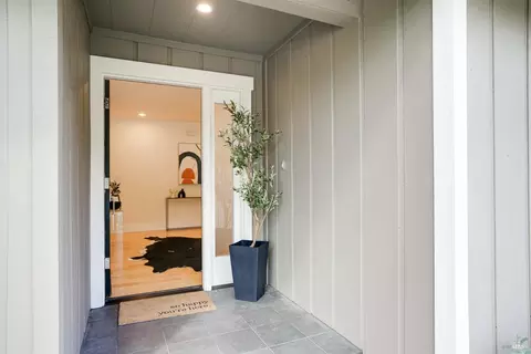 19331 Solano Ct, Sonoma, CA 95476 photo 2