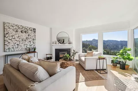 Living - 369 Headlands Ct, Sausalito, CA 94965 photo 3 of 6