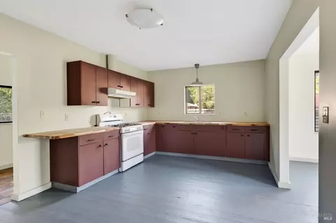 Kitchen - 8680 128 Hwy, Philo, CA 95466 photo 3 of 5