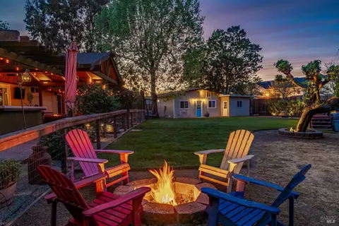 Exterior - 353 Patrick Ln, Windsor, CA 95492 photo 4 of 28
