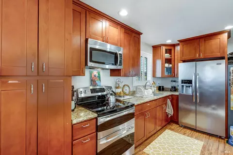 Kitchen - 353 Patrick Ln, Windsor, CA 95492 photo 8 of 12