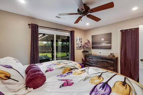 Bedroom - 353 Patrick Ln, Windsor, CA 95492 photo 2 of 5