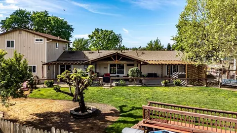 Exterior - 353 Patrick Ln, Windsor, CA 95492 photo 19 of 28