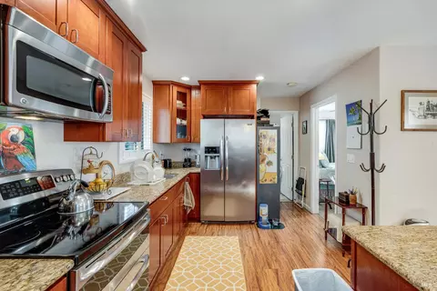 Kitchen - 353 Patrick Ln, Windsor, CA 95492 photo 7 of 12