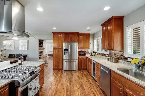 Kitchen - 353 Patrick Ln, Windsor, CA 95492 photo 5 of 12