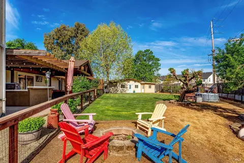 Exterior - 353 Patrick Ln, Windsor, CA 95492 photo 23 of 28