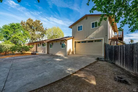 Exterior - 353 Patrick Ln, Windsor, CA 95492 photo 6 of 28