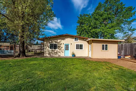 Exterior - 353 Patrick Ln, Windsor, CA 95492 photo 17 of 28