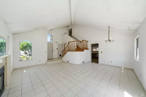 Living - 401 Birkdale Dr, Vallejo, CA 94591 photo 5 of 6