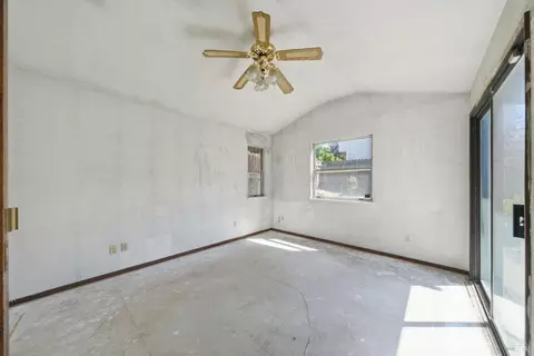 Bedroom - 401 Birkdale Dr, Vallejo, CA 94591 photo 1 of 7