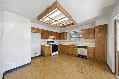 Kitchen - 401 Birkdale Dr, Vallejo, CA 94591 photo 2 of 2