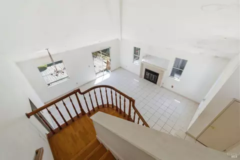 Living - 401 Birkdale Dr, Vallejo, CA 94591 photo 6 of 6