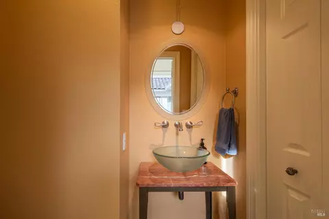 Bath - 1163 Mountain Pine Rd, Cloverdale, CA 95425 photo 4 of 4
