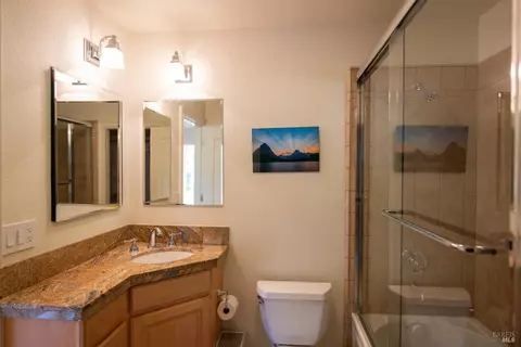 Bath - 1163 Mountain Pine Rd, Cloverdale, CA 95425 photo 2 of 4