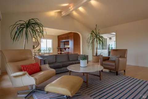 Living - 1163 Mountain Pine Rd, Cloverdale, CA 95425 photo 3 of 4