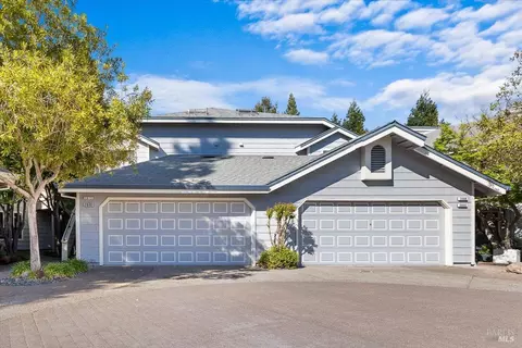 2070 Stonefield Ln, Santa Rosa, CA 95403