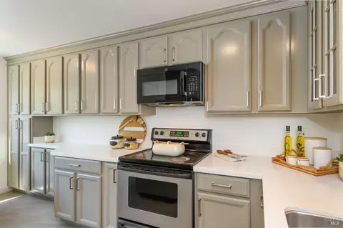 Kitchen - 137 Koch Rd, Corte Madera, CA 94925 photo 1 of 5