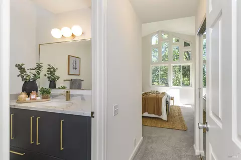 Entry Way - 137 Koch Rd, Corte Madera, CA 94925 photo 1 of 1