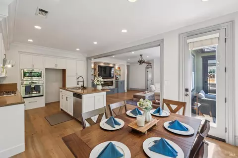 Dining - 4193 Summer Gate Ave, Vallejo, CA 94591 photo 4 of 6